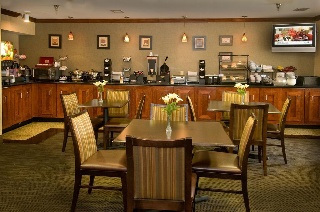 Spark By Hilton Sterling Dulles Airport Exterior foto